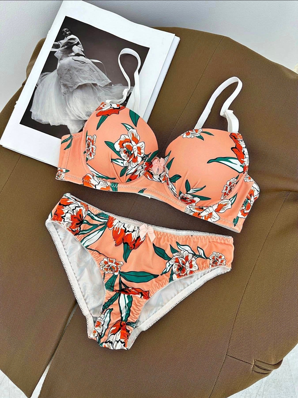 Women's Lace Bra & Panty Set